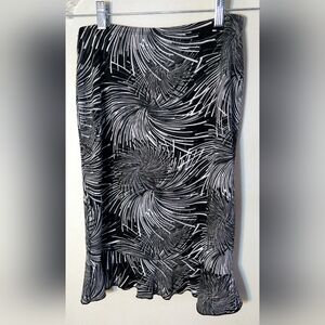 BCBG PARIS WOMEN'S SKIRT SIZE SM BLACK WHITE FIREWORK DESIGN ELASTIC WB STRETCH